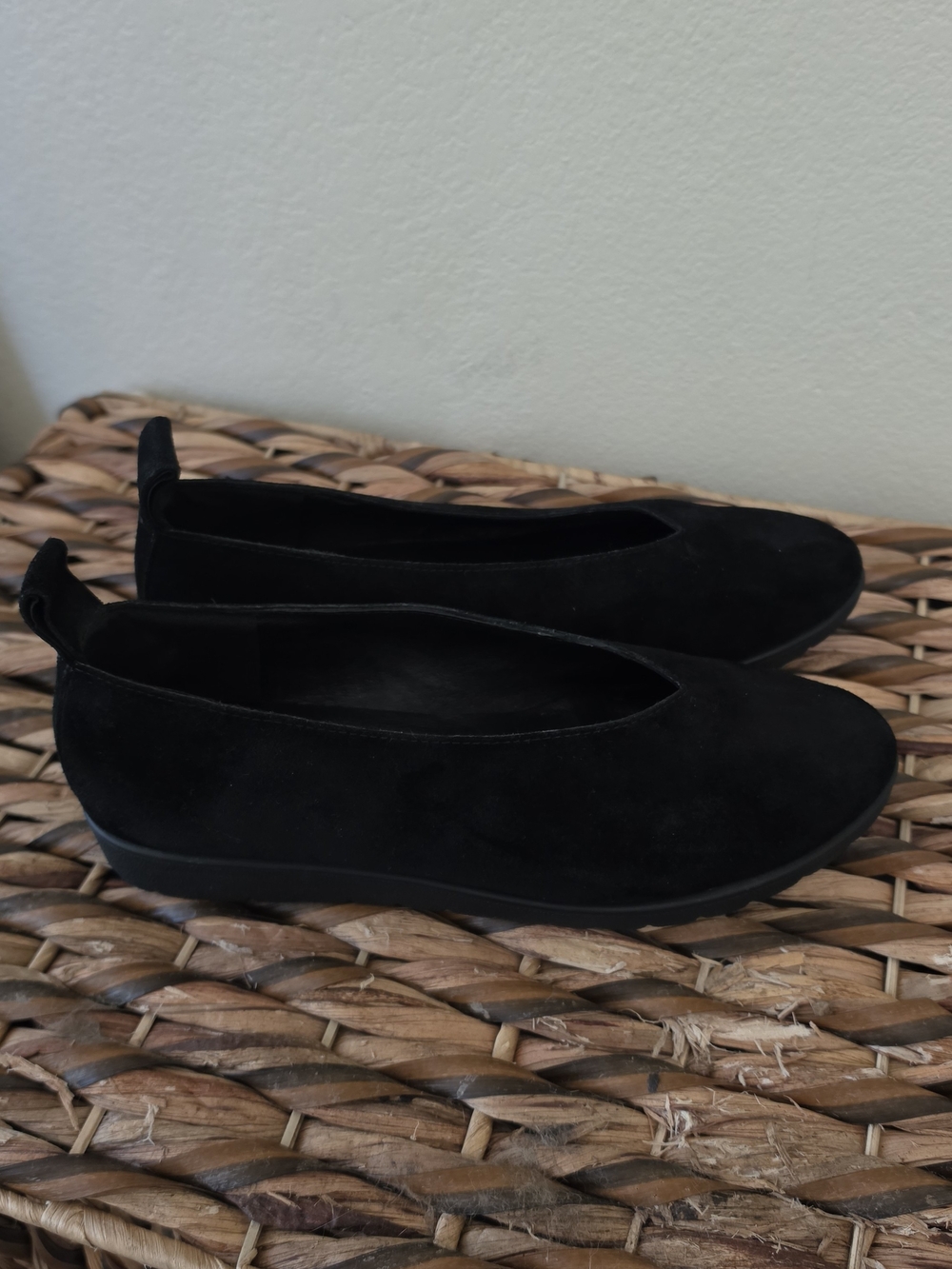 Eileen Fisher Humor Wedge Ballet Flat in Suede Black, Size 7 - Picture 4 of 9